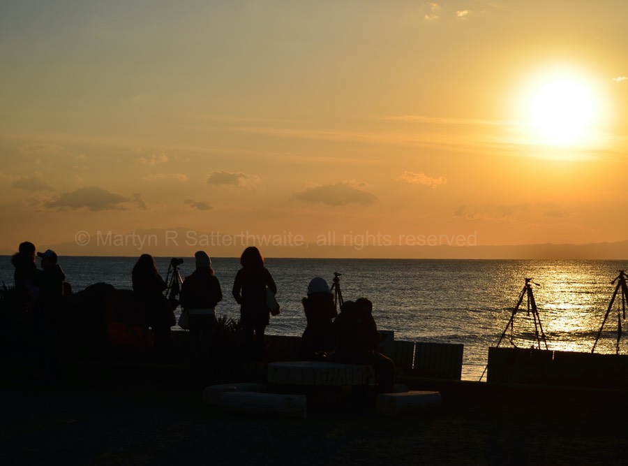 Waiting at Sagami Bay